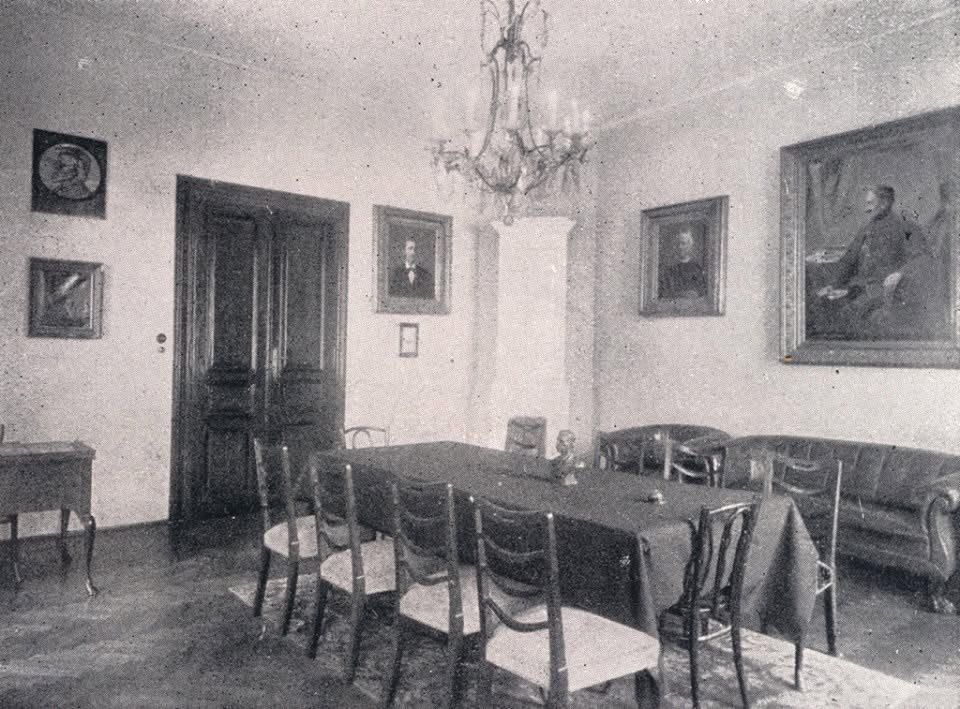 Palača Matice Hrvatske, Trg Josipa Juraja Strossmayera. Velika dvorana, vijećnica 1940. godine